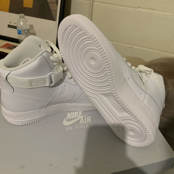 Meet your Posher, Derrick - Picture 2 of 2